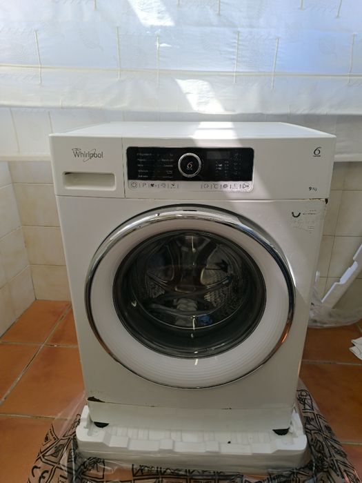 Máquina de lavar roupa Whirlpool FSCR 90421 9Kg 1400 RPM
Máquinas de Lavar Roupa
Whirlpool FSCR 90421 9Kg 1400 RPM
Whirlpool FSCR 90421 9Kg 1400 RPM