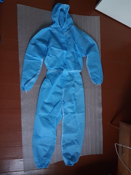 Робочий комбінезон, захисний з бахилами (етикетка з розміром на фото!)