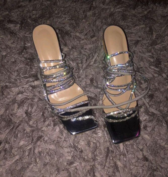 Wiązane sandały, rzymianki