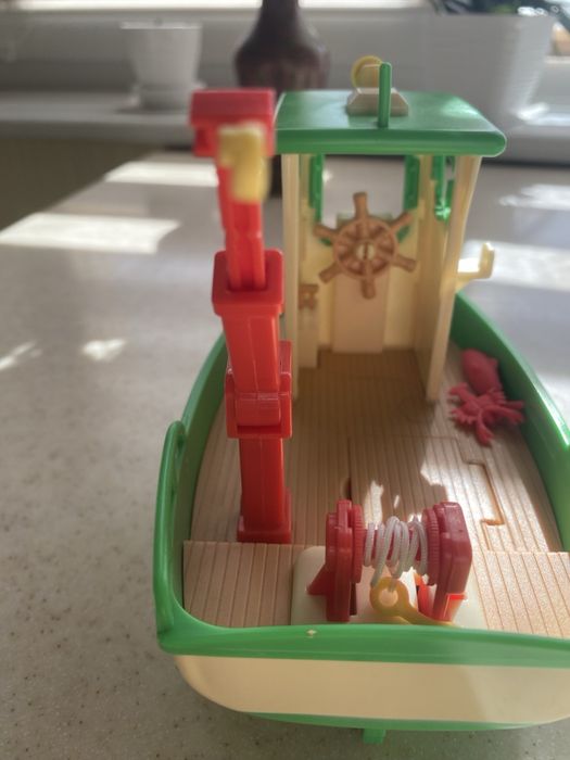 Игрушка. Лодка « Чарли»