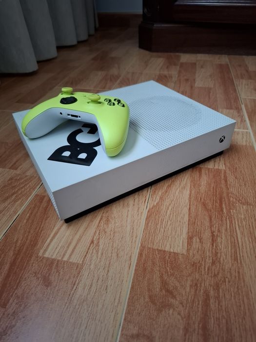 Xbox One S | Versão digital 1TB