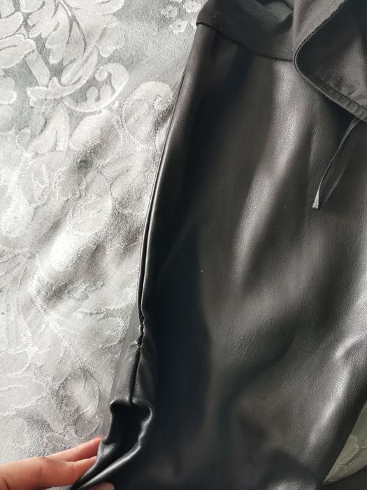 Штани з екошкіри для вагітних від бренду missguided xs-s