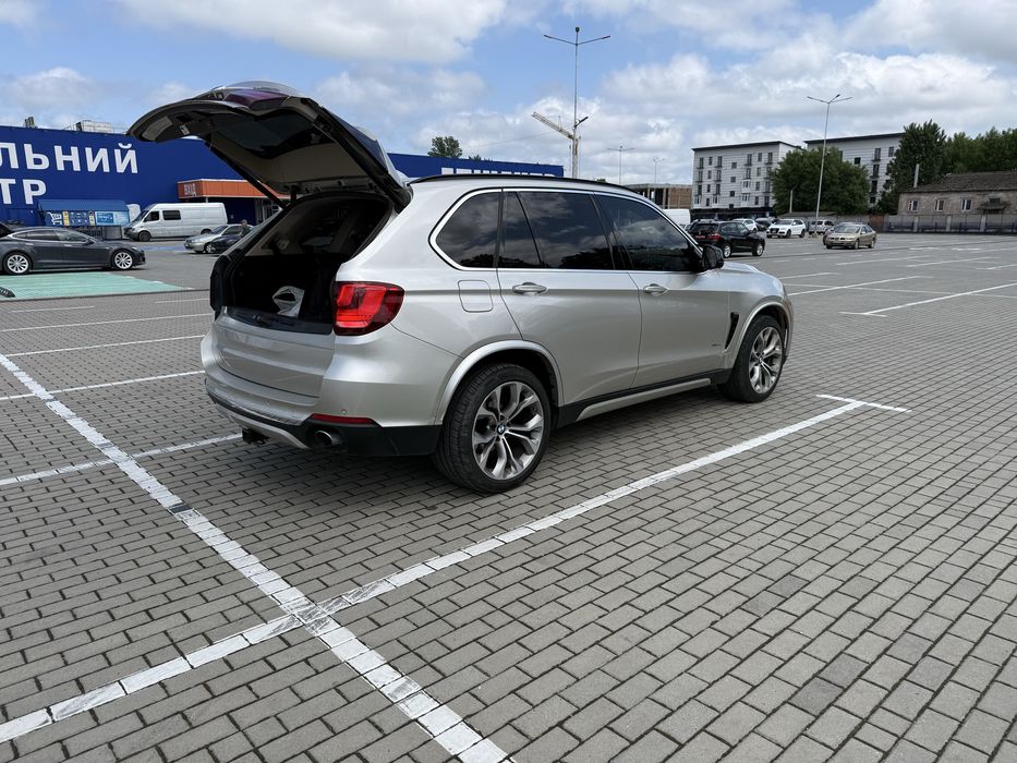 Свіжо пригнана друга машина в сімї BMW X5