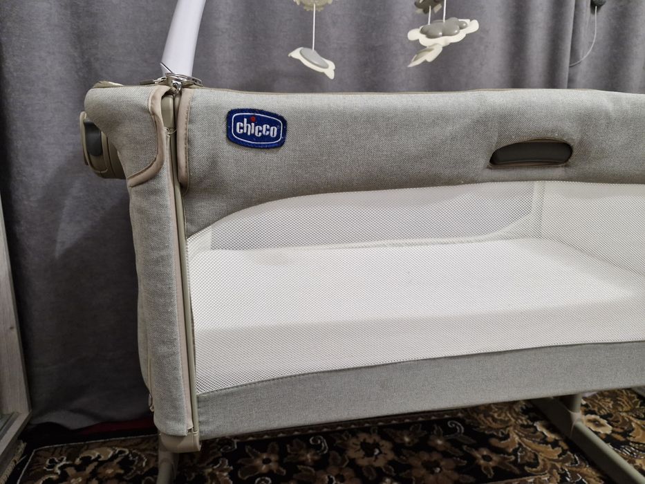 Дитяче ліжко Chicco + дитячий мобіль