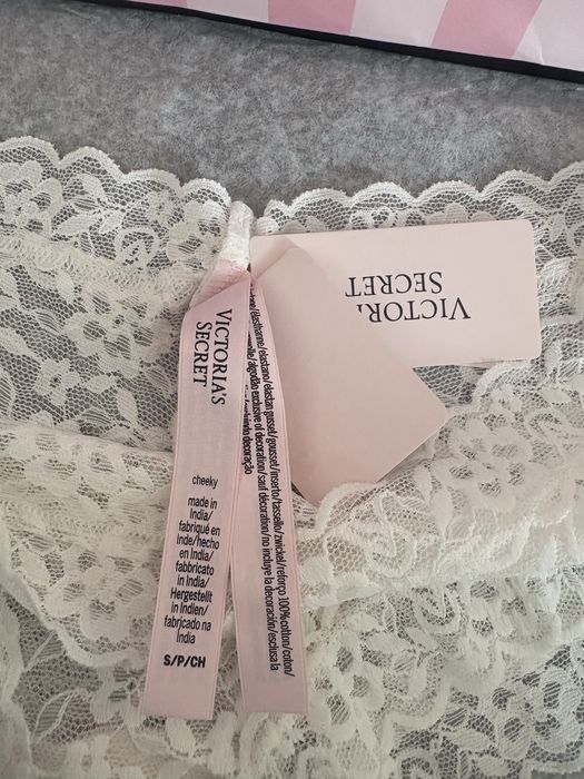 Victoria’s Secret majtki koronkowe