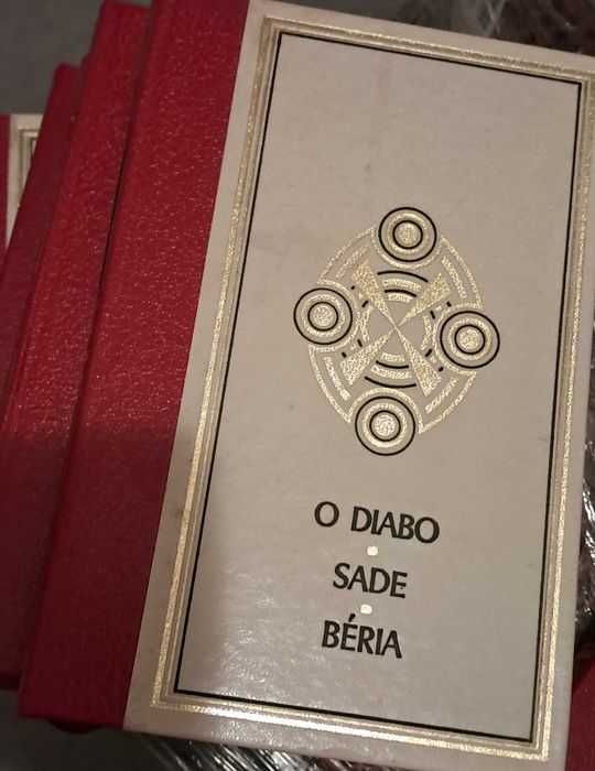 Colecção de 7 livros antigos " Os malditos"