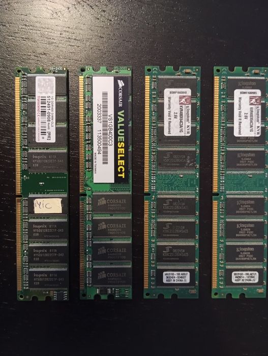 Lot of RAM Memory Modules, 1 GB Each64552760110851121