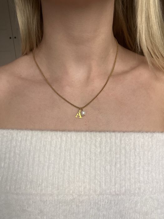 Naszyjnik literka A - perla naturalna stal szlachetna