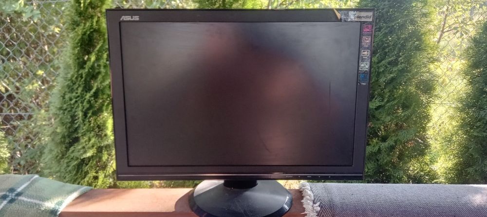 Monitor Asus  . .
