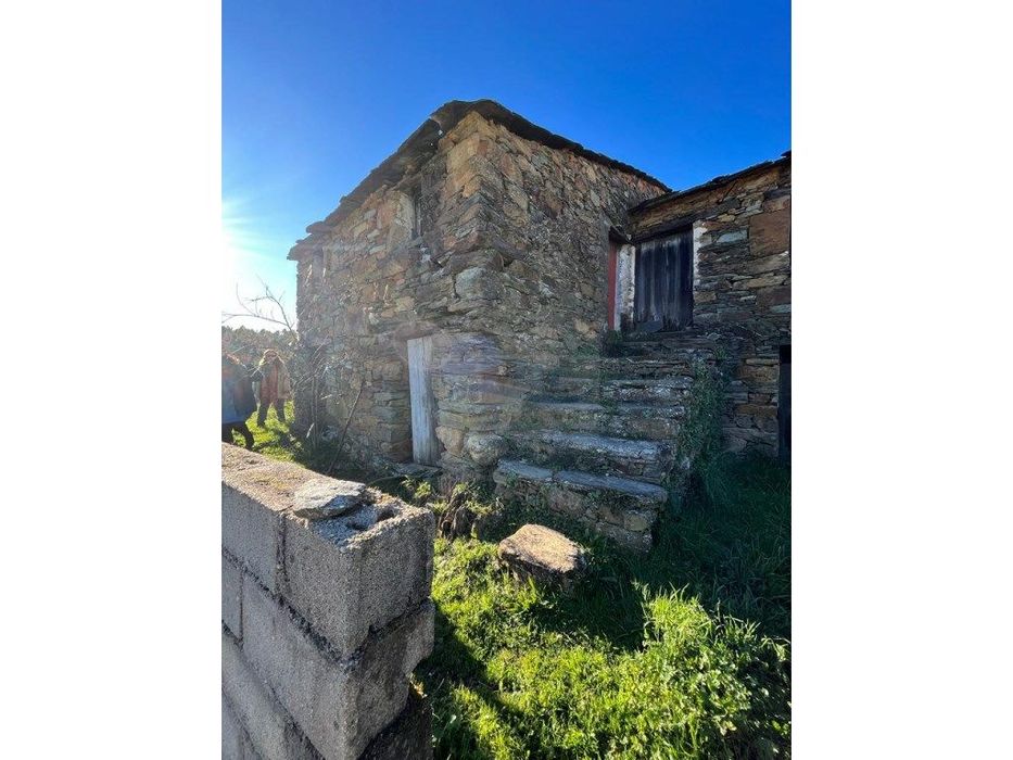 Ruína em Pedras - Unhais-O-Velho, Pampilhosa da Serra, Coimbra, com...