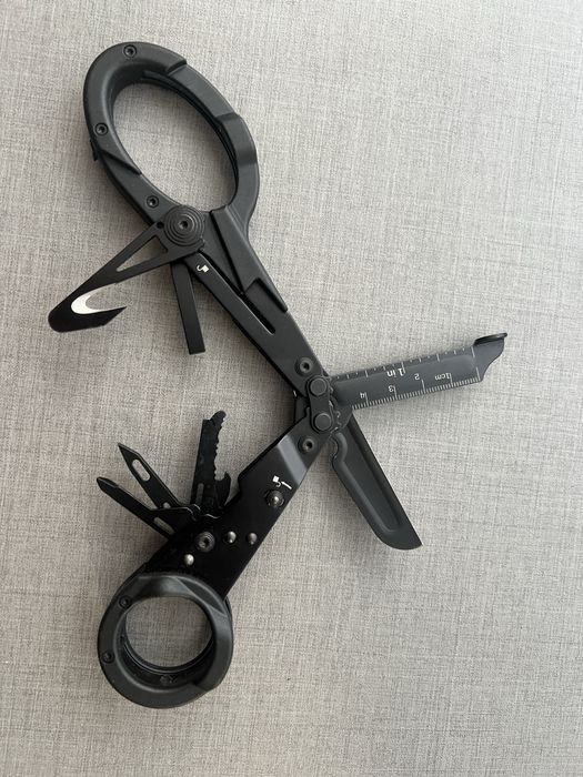 Професійні тактичні медичні ножиці SOG ParaShears Black