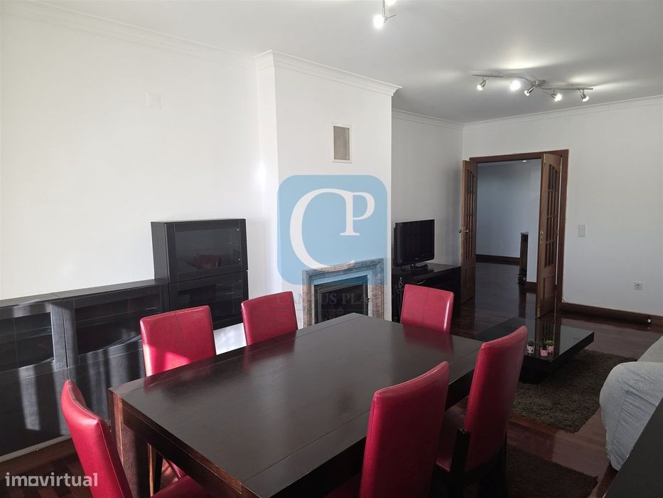 Apartamento T2 na Avenida D. Afonso Henriques, Rio Tinto, Gondomar