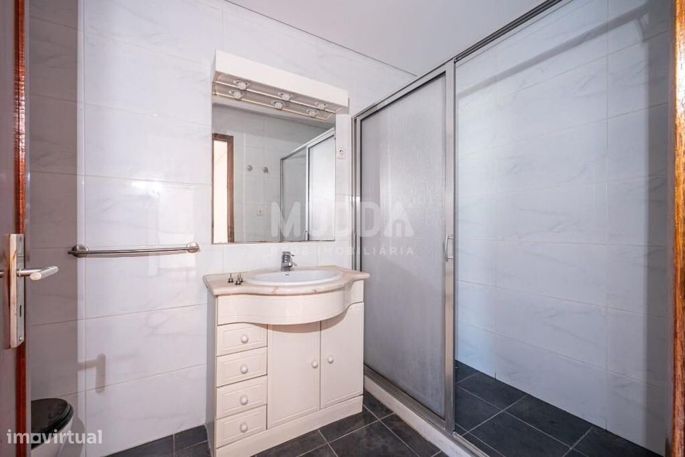 T4 com garagem | Habitação Própria ou Investimento  | Localização Prem