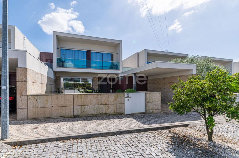 Moradia T5 em Palmeira, Braga