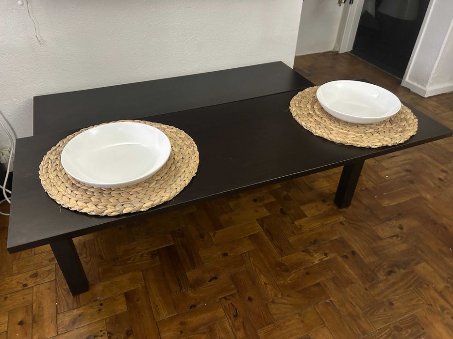 MESA DE CENTRO (Cor: Preta) Espaço para arrumação, tapa multiuso.