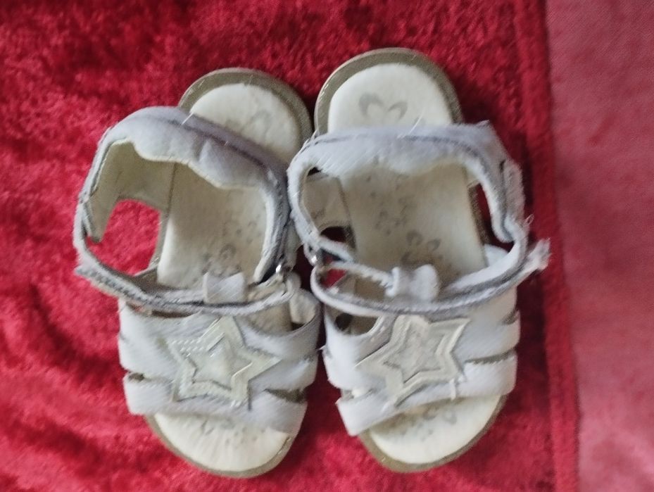 Dwie pary sandałów dla dziewczynki