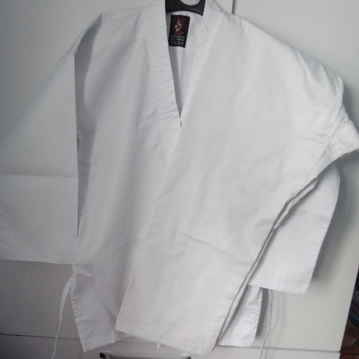 Кімоно біле, 100% бавовна, для тренувань з карате, TM Wolf р.150