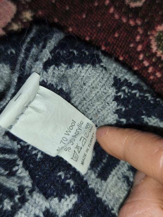 Теплый новый женский свитер