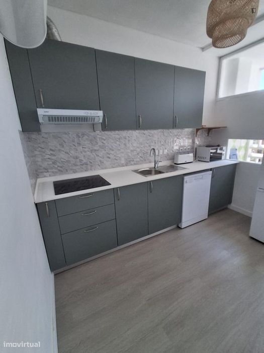 Quarto - localizado em Campo Grande Lisbon