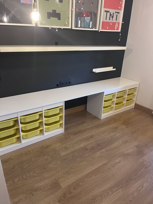 Biurko , Regał IKEA