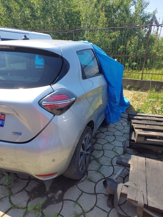 Батарея 52кв. на Рено Зоє  та інші запчастини