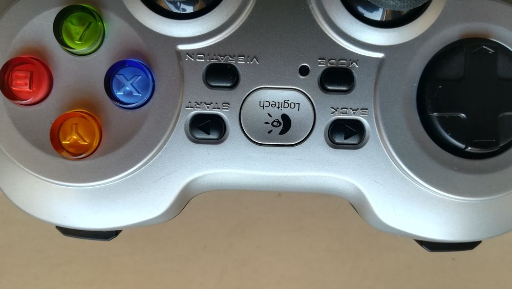 Gamepad Logitech F710