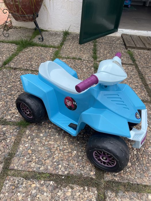 Moto 4 Frozen a bateria