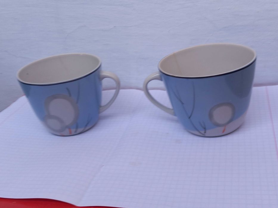 Две чашки от чайного сервиза
