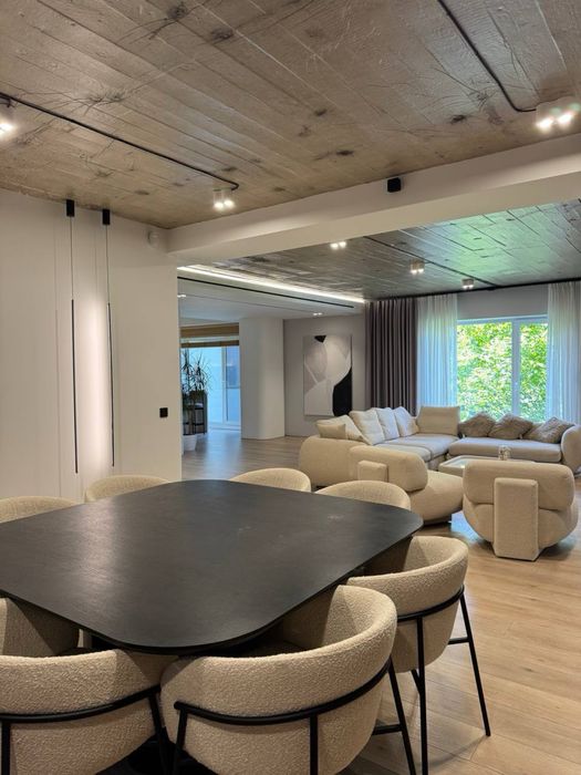 Продаж будинку з басейном ЦЕНТР поруч з театром