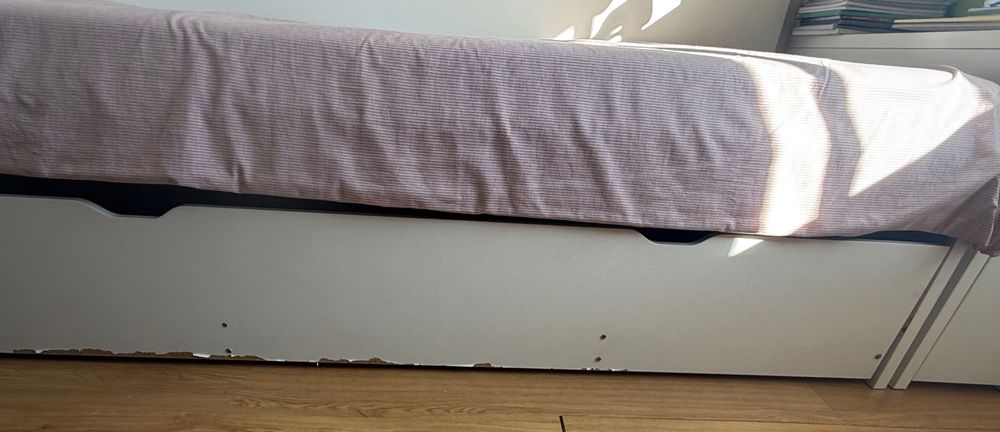 Cama solteiro completa, cabeceira, cama auxiliar .