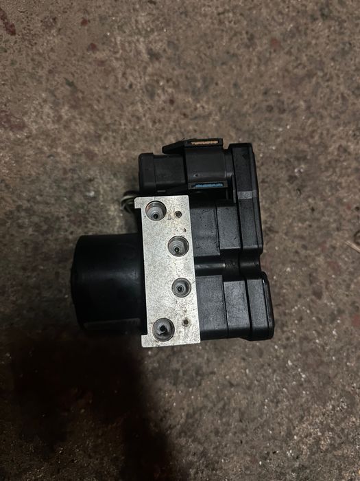 POMPA ABS Ford fiesta MK6 4S61-2M110-DA