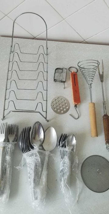 Ложки,вилки алюминиевые,сушилка,ситечко, кантеры