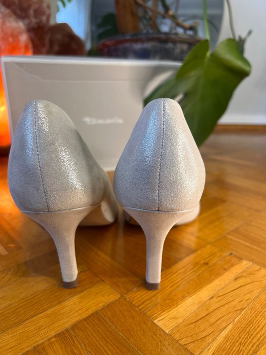 Przepiękne buty nowe błyszczące czółenka delikatny obcas