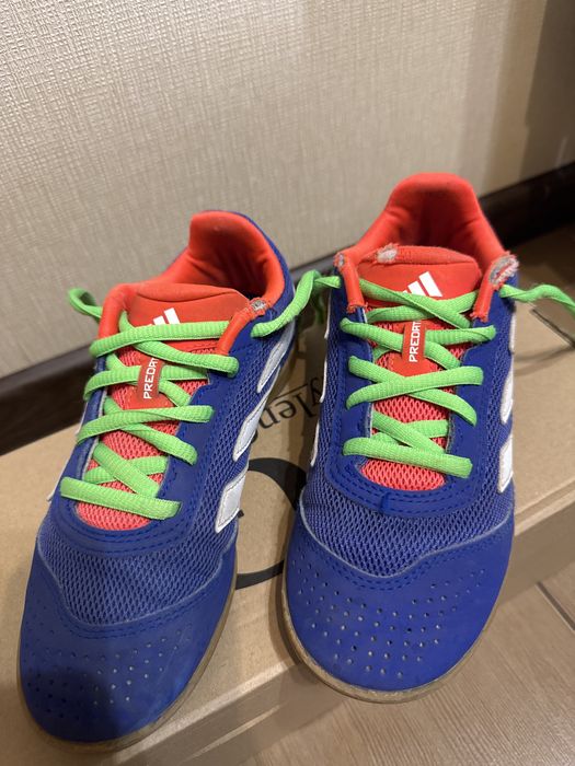 Кросівки для футболу, Adidas