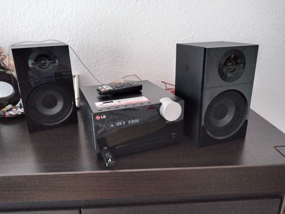 używana wieza HIFI LG, 40 W, wieza domowa, stan bdb, 1 wlasciciel