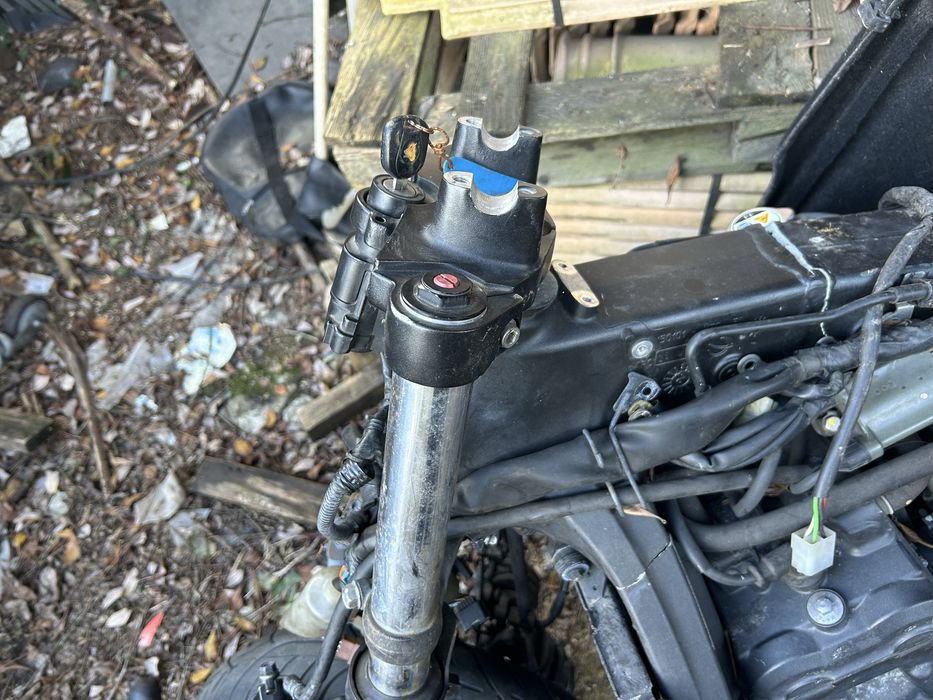 Honda CBF 1000 F – para peças ou restauro