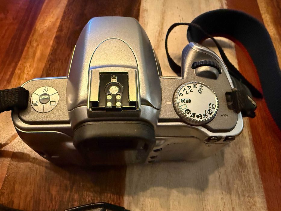 Máquina fotográfica Canon EOS 300v