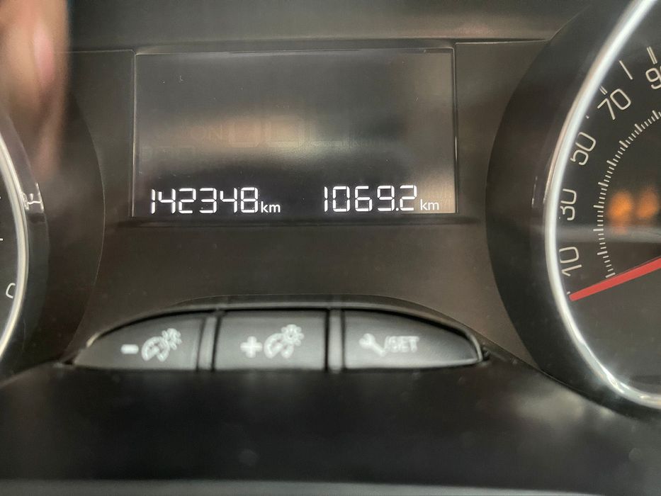 Peugeot 208 — fotografia 6