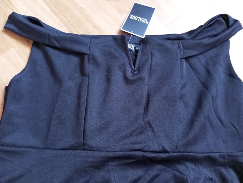 Nowa elegancka sukienka 52-54 elastyczna czarna wesele,impreza