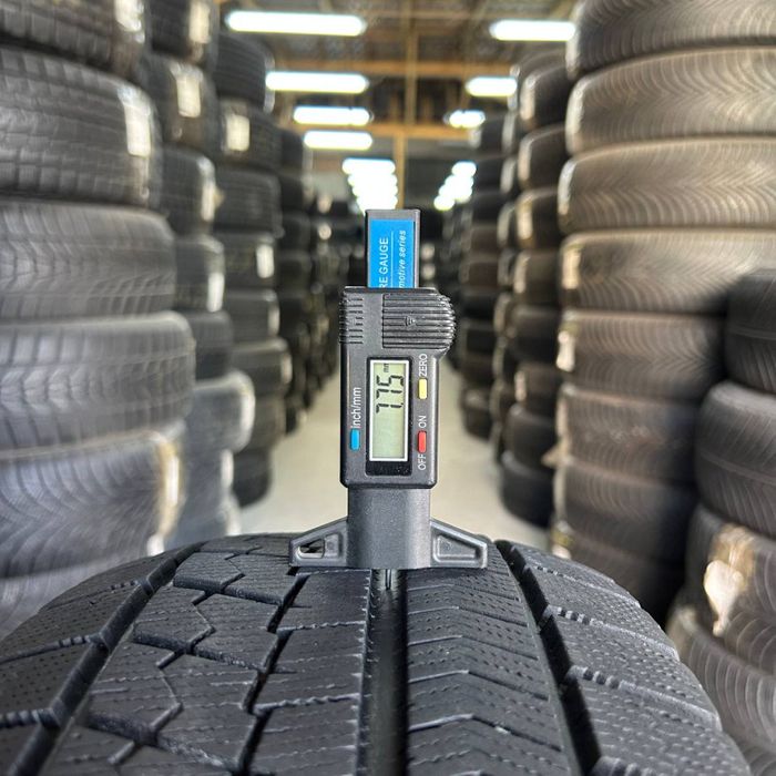 Bridgestone BLIZZAK VRX 205/55 R16 резина бу 7 мм арктична зима від 1 шт