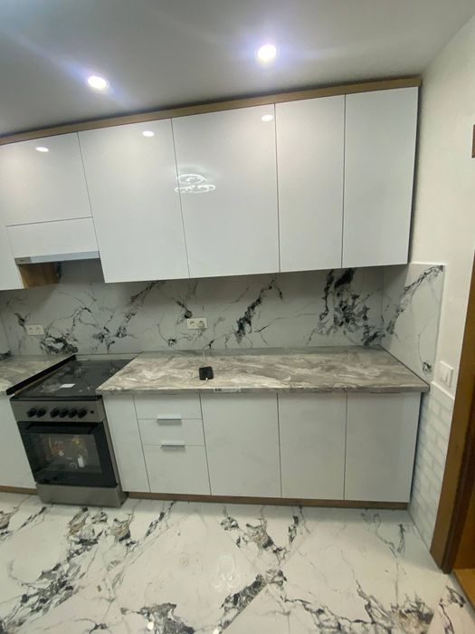 КУХНЯ ПІД КЛЮЧ. Кухонні меблі на замовлення. Стіл, полиця, стільниця