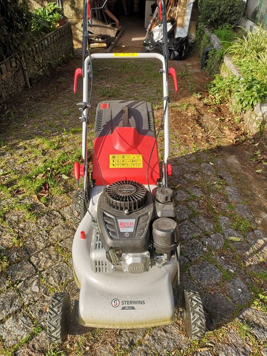 Máquina cortar relva gasolina