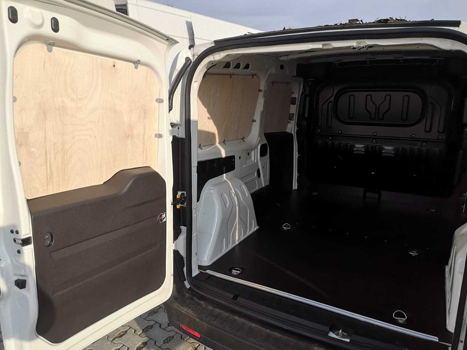 Opel Vivaro L2H1 2001 do 2013 Zabudowa Do Busa Boki Sklejka / Plastik