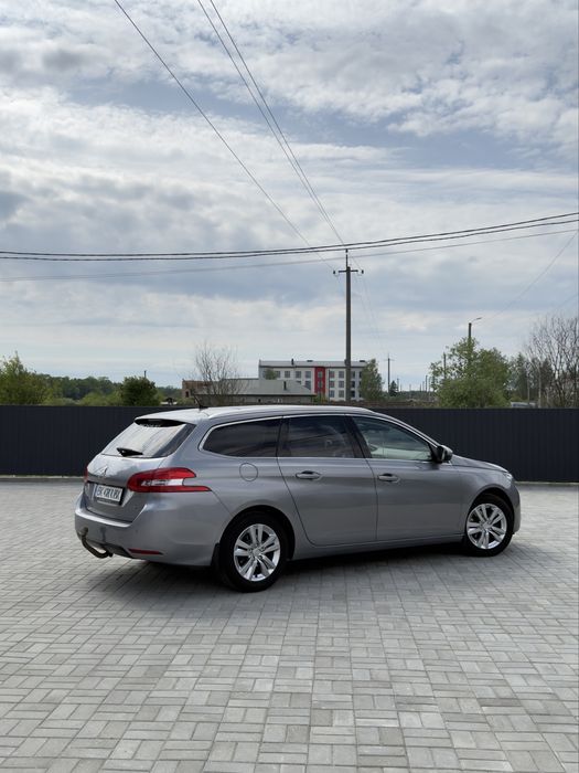 Peugeot 308 t9 1.6 в хорошому стані
