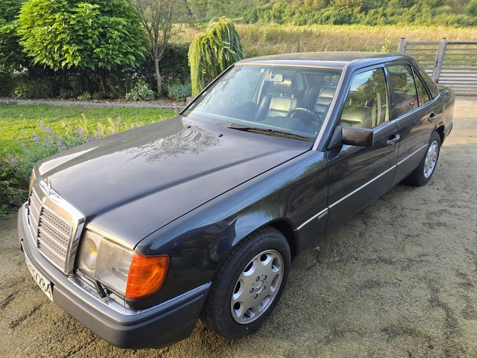 Mercedes-Benz W124