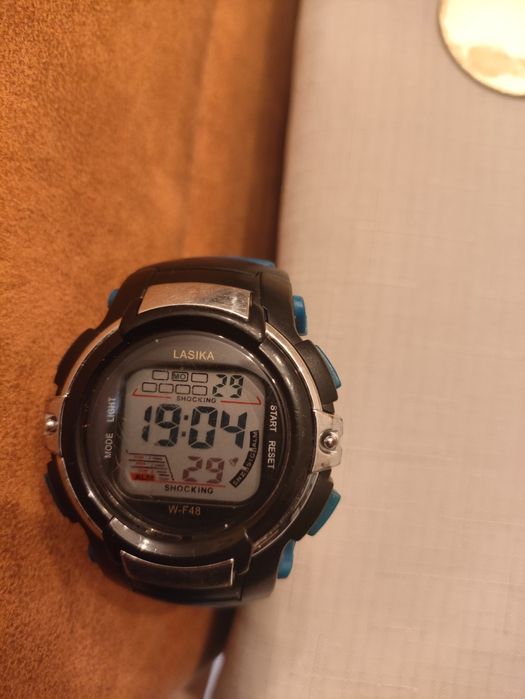 Zegarek dziecięcy elektroniczny Lasica  W-F 48
