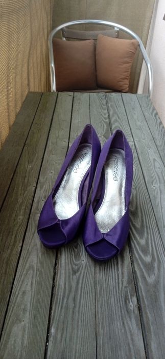 Damskie buty na obcasie Reserved