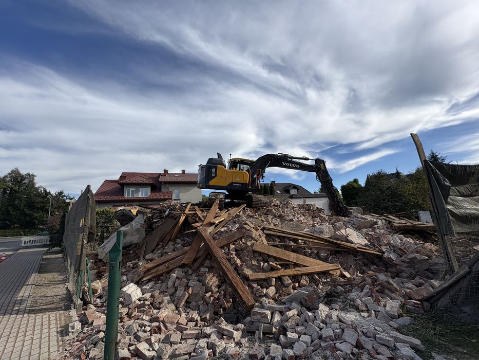 Usługi koparką 15T – wykopy, fundamenty, niwelacja Sanok, instalacje - woda, prąd, kanalizacja, gaz