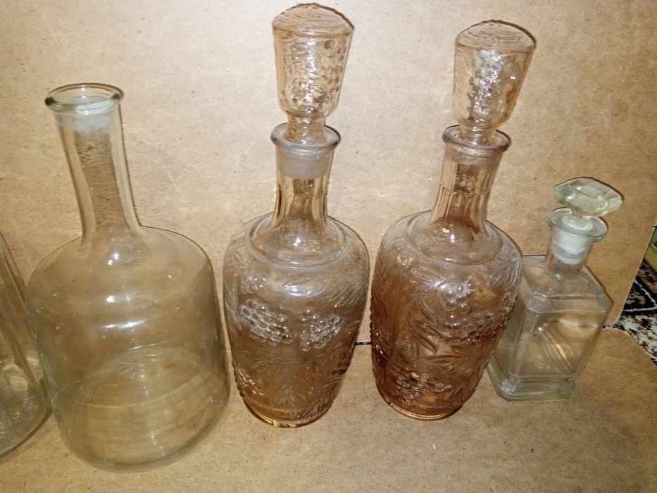 Посуд:Графіни з гронами винограду та інші часів СРСР.