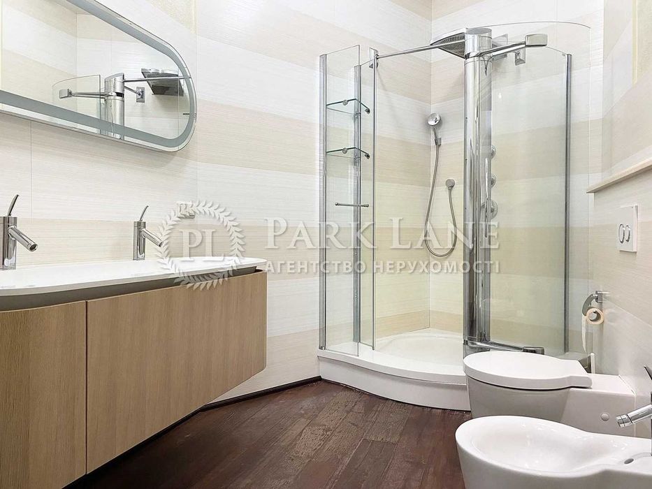 Оренда будинку Лісники. Будинок під горою. 1.3га землі.